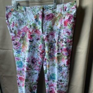 Liz Claiborne Capris size 16